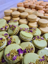 Load image into Gallery viewer, Macarons Selection Box
